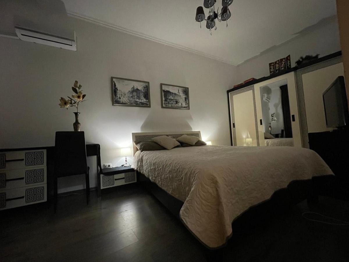 V&O Whitechocolateapt 800 M To Opera Lviv Bagian luar foto