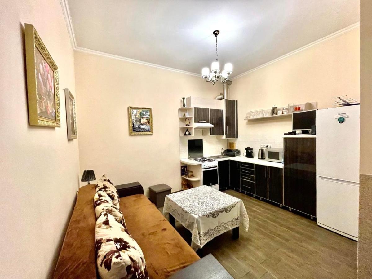 V&O Whitechocolateapt 800 M To Opera Lviv Bagian luar foto