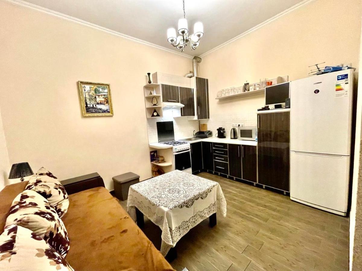 V&O Whitechocolateapt 800 M To Opera Lviv Bagian luar foto