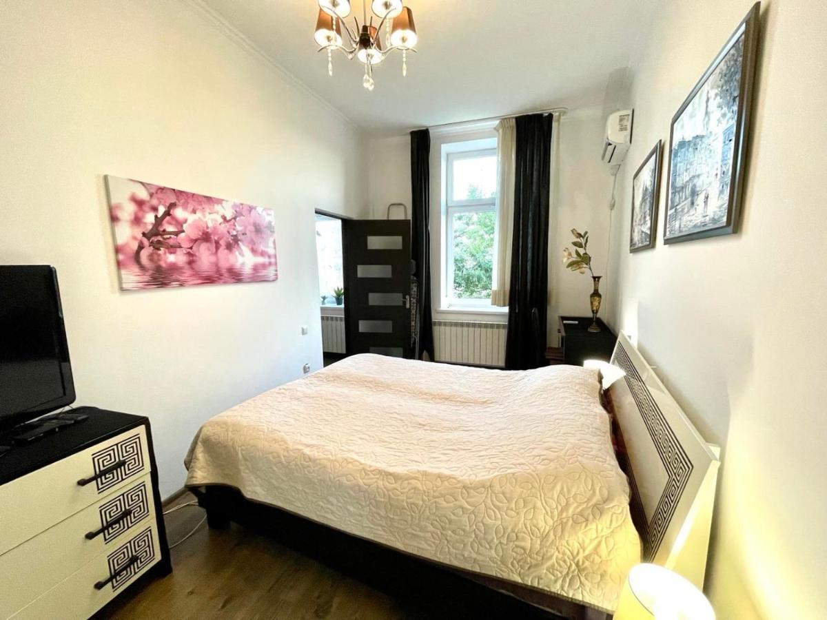 V&O Whitechocolateapt 800 M To Opera Lviv Bagian luar foto