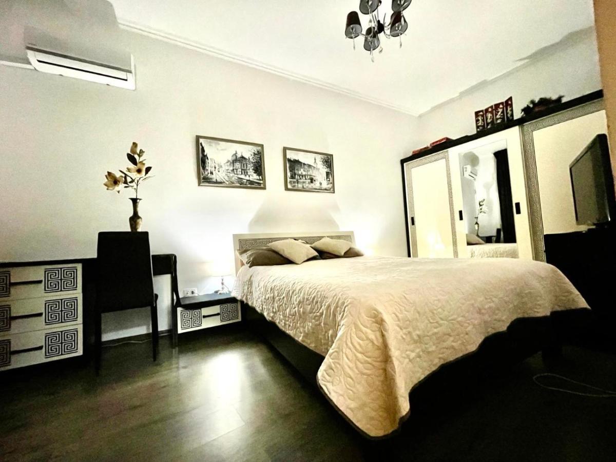 V&O Whitechocolateapt 800 M To Opera Lviv Bagian luar foto