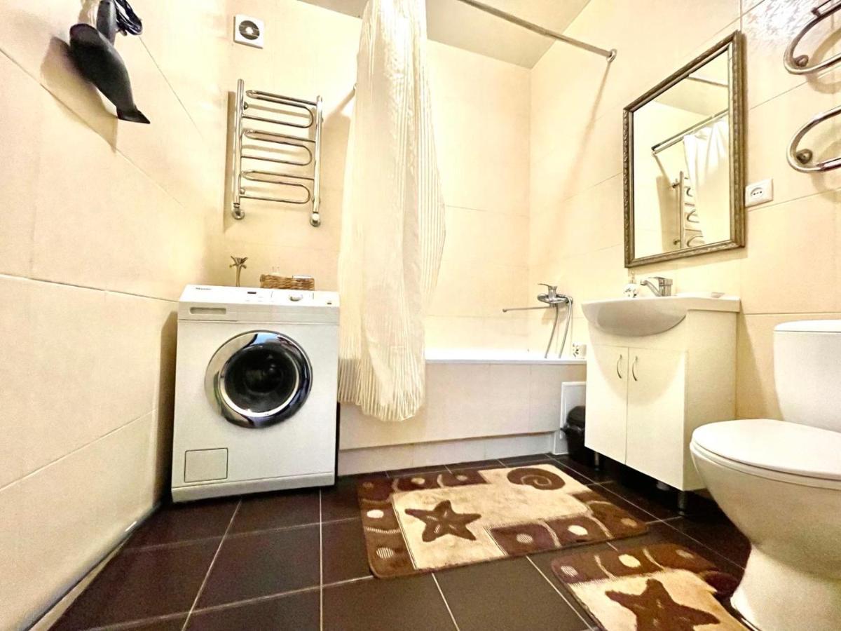 V&O Whitechocolateapt 800 M To Opera Lviv Bagian luar foto