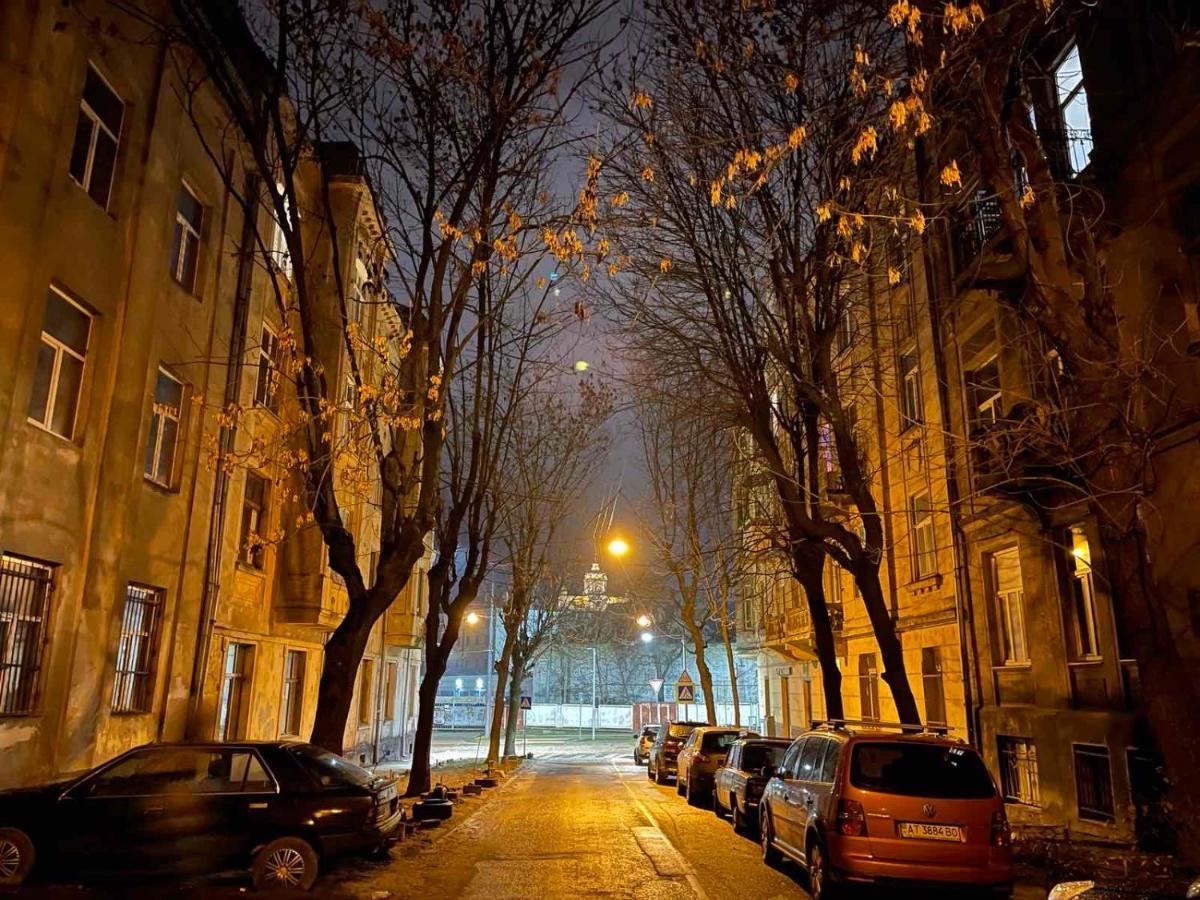 V&O Whitechocolateapt 800 M To Opera Lviv Bagian luar foto