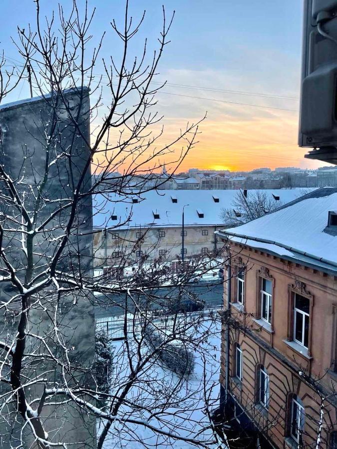 V&O Whitechocolateapt 800 M To Opera Lviv Bagian luar foto