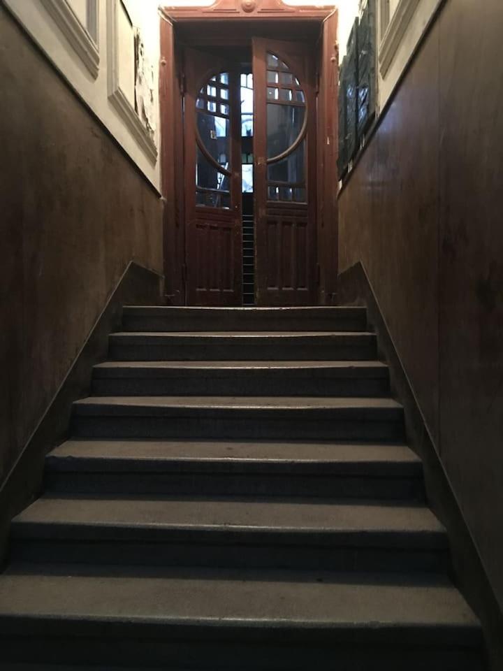 V&O Whitechocolateapt 800 M To Opera Lviv Bagian luar foto