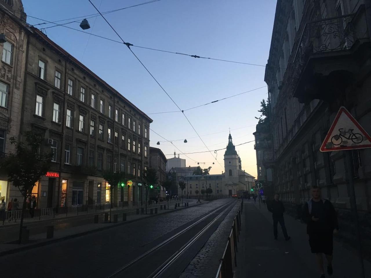 V&O Whitechocolateapt 800 M To Opera Lviv Bagian luar foto
